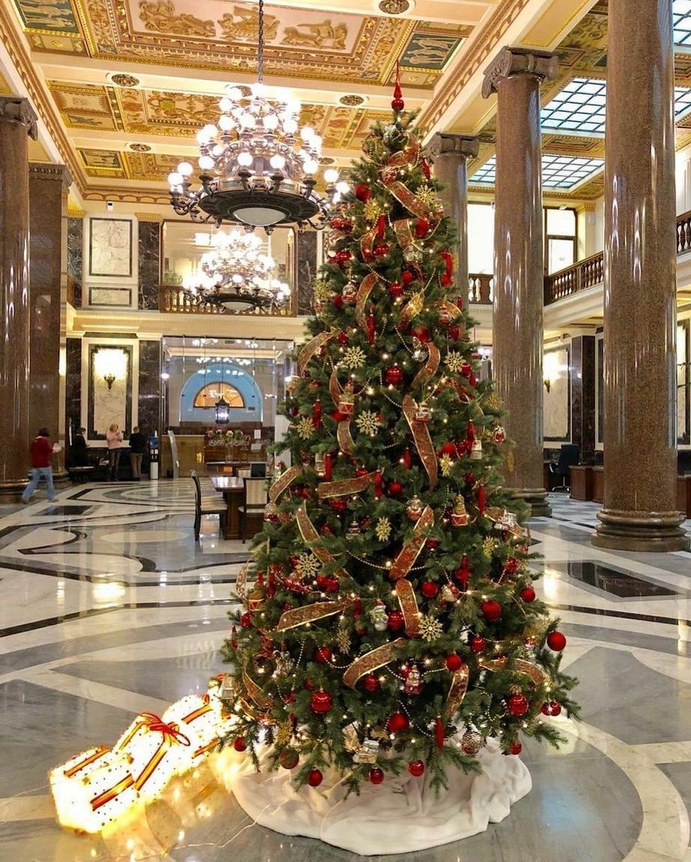 Большая елка «Сказочная» (Литая+пвх) 6,5 м