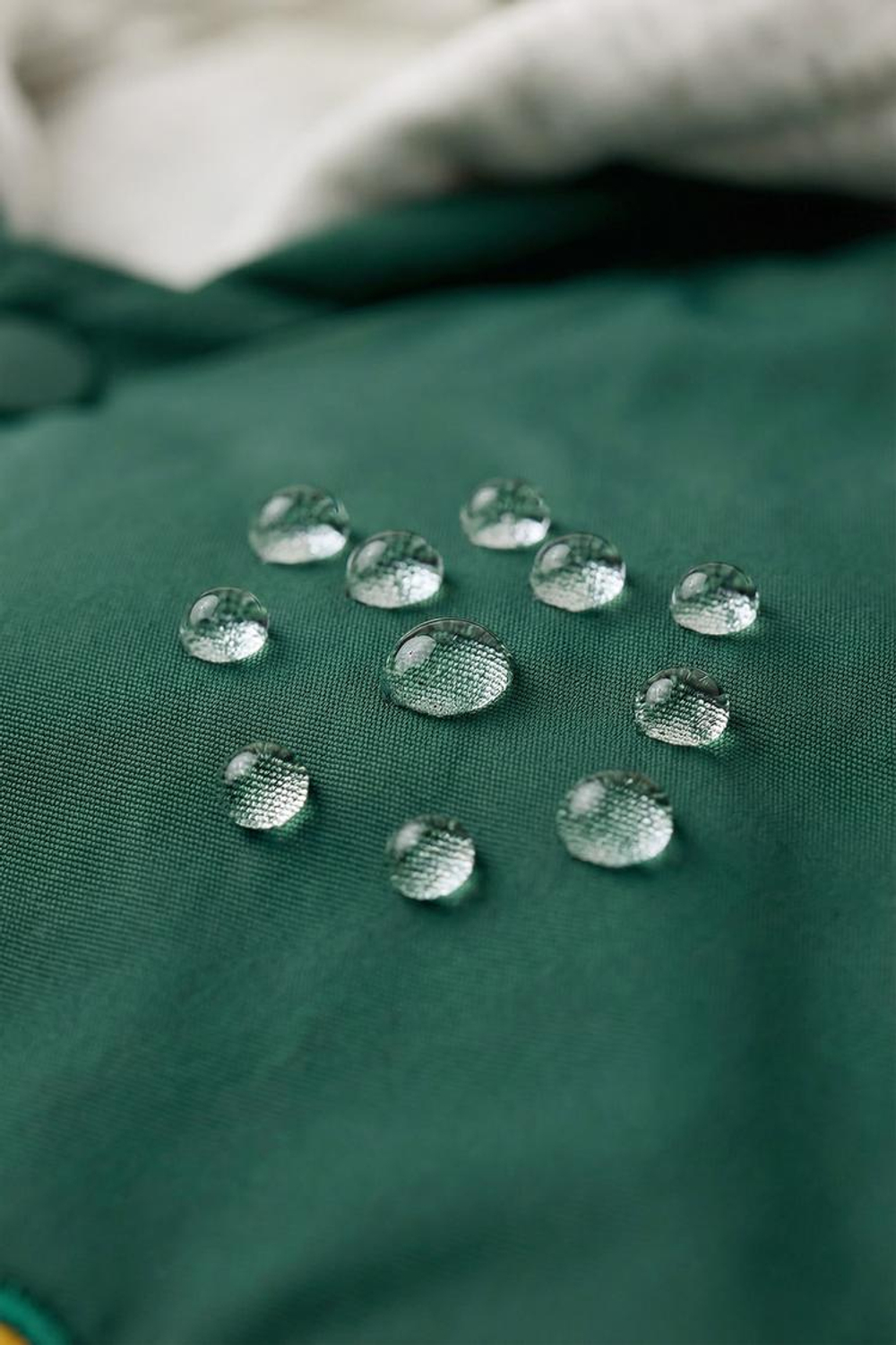 ZARA БОМБЕР С ОТСТЕГИВАЮЩИМСЯ ФЛИСОВЫМ КАПЮШОНОМ WATER REPELLENT, ЗЕЛЕНЫЙ