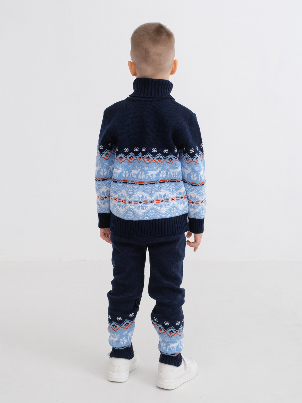 Свитер вязаный с горлом "Северное сияние"