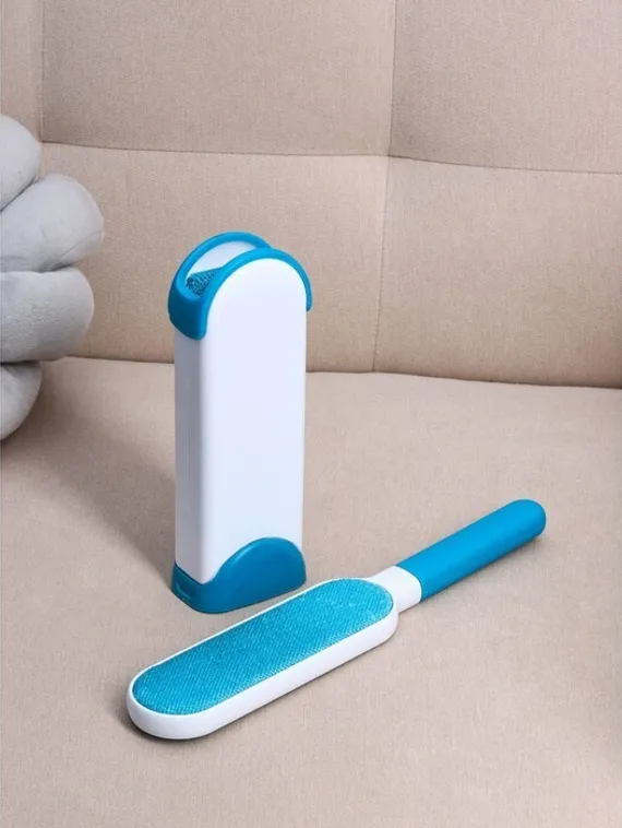 Щётка для удаления шерсти и волос с одежды и мебели с ручкой 33×7,5×5 см, цвет синий