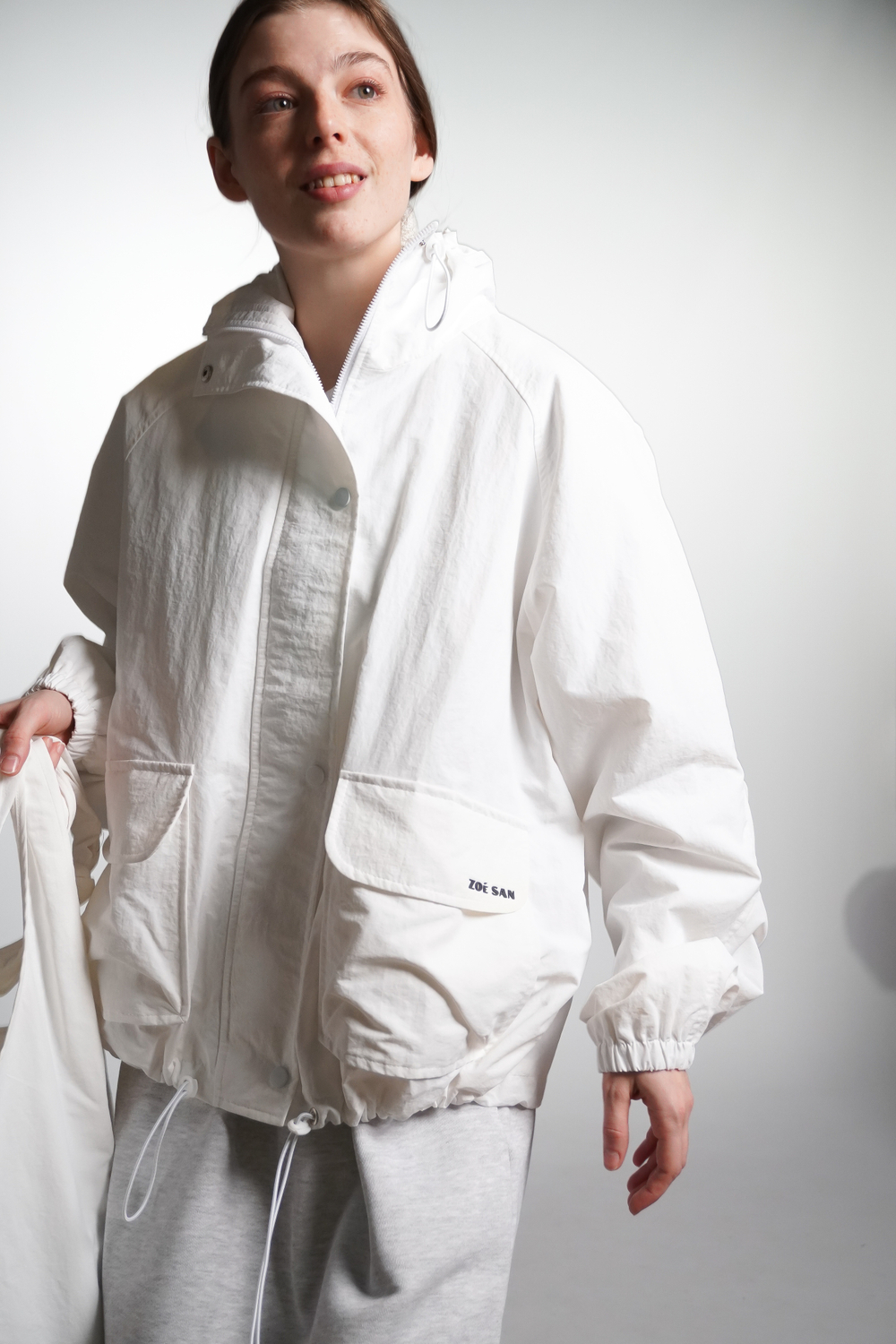 Ветровка белая