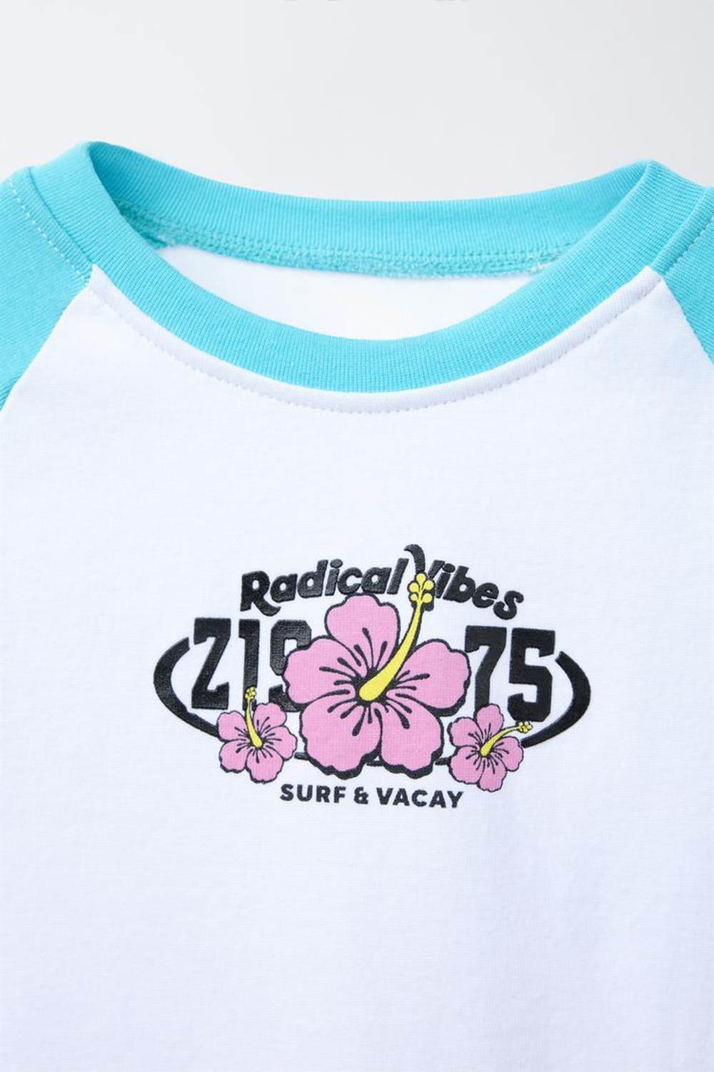 ZARA ФУТБОЛКА С ПРИНТОМ «СЕРФИНГ», БЕЛЫЙ