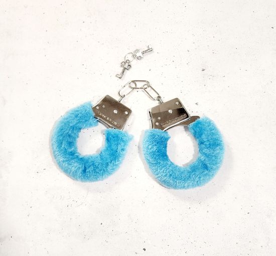 Наручники меховые, голубые