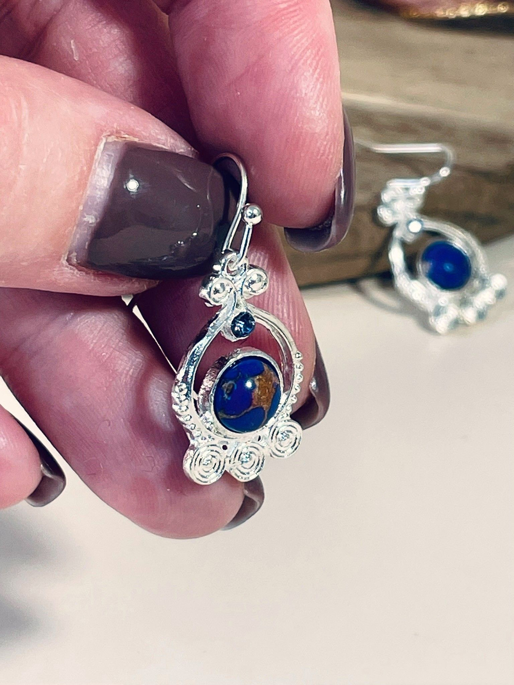 Серьги подвески с завитком