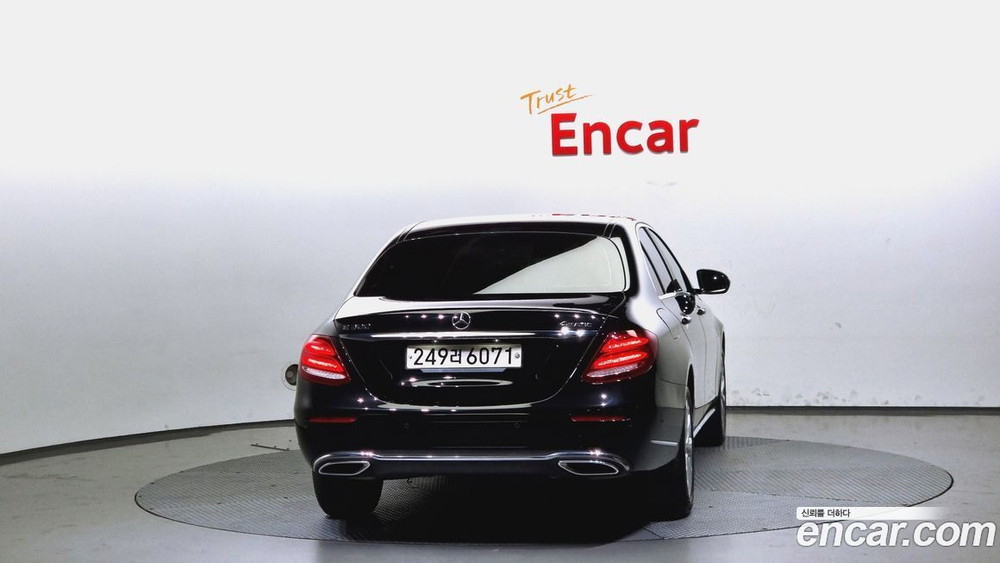 Mercedes-Benz E-Class W213 E300 4MATIC Exclusive (06.2020)