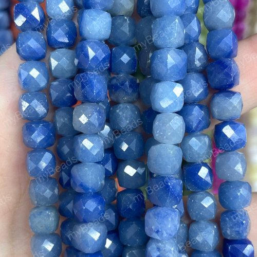 Кварц сине-серый 8 мм, граненые бусины - кубики (нить 38 см)