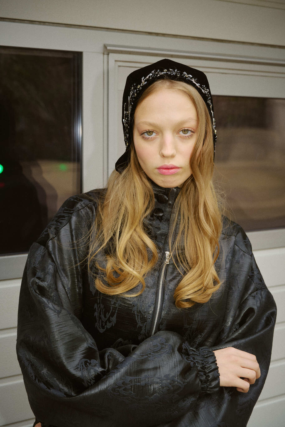 Бархатный чепчик с декором