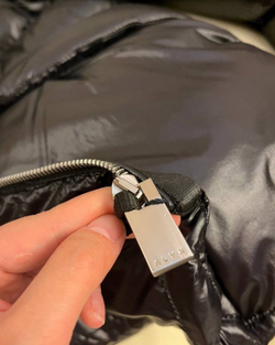 Пуховик Moncler