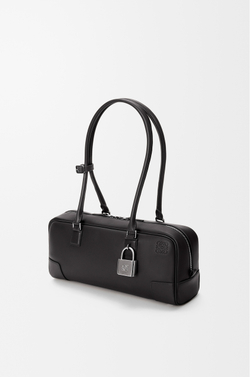 Loewe Укороченная сумка Amazona 31 из блестящей телячьей кожи, черный