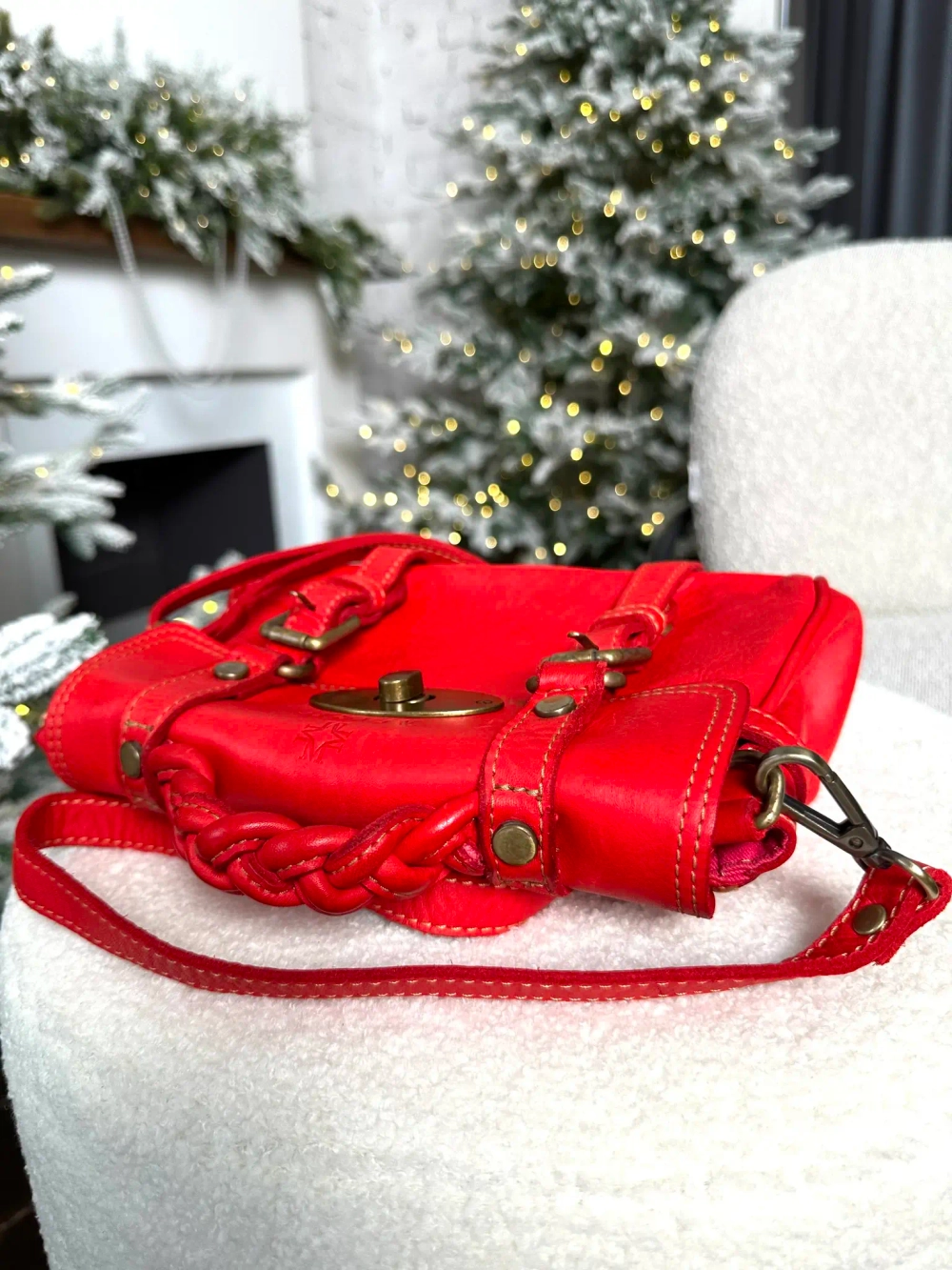 Женская сумка-сэтчел из натуральной винтажной кожи красного цвета