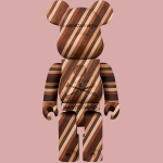 Дизайнерские игрушки BE@RBRICK 400% Karimoku MASTERMIND WORLD × PHENOMENON 28cm, BE@RBRICK-2311-0011