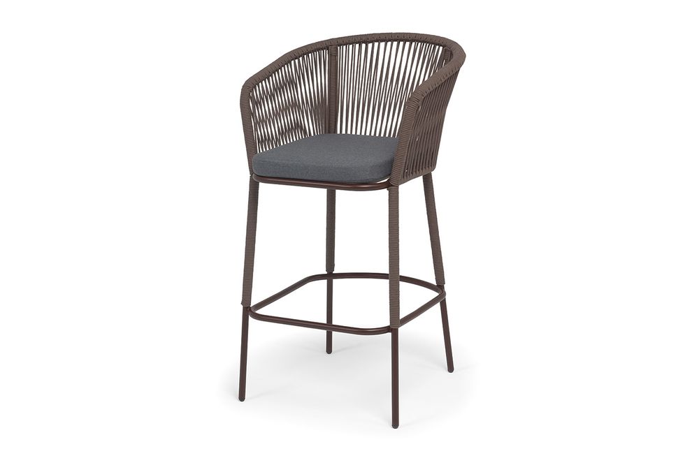 "Марсель" стул барный плетеный из роупа, каркас из стали коричневый (RAL8016) муар, роуп коричневый круглый, ткань темно-серая 027