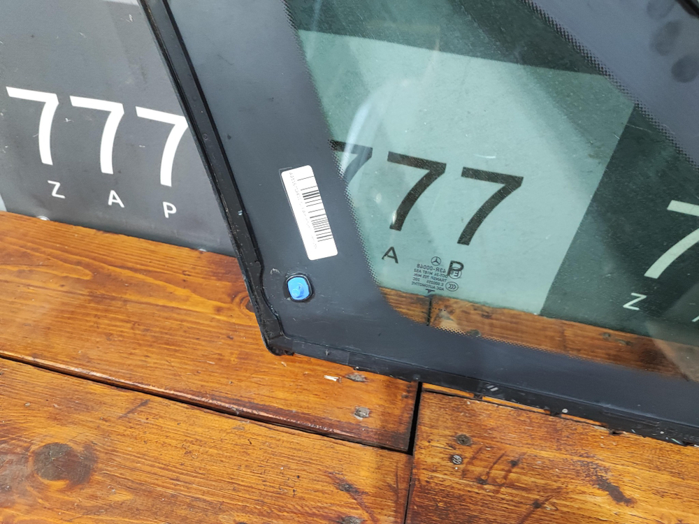 Стекло заднее правое Mercedes GLC (X253) 15-22 Б/У Оригинал A2536702400