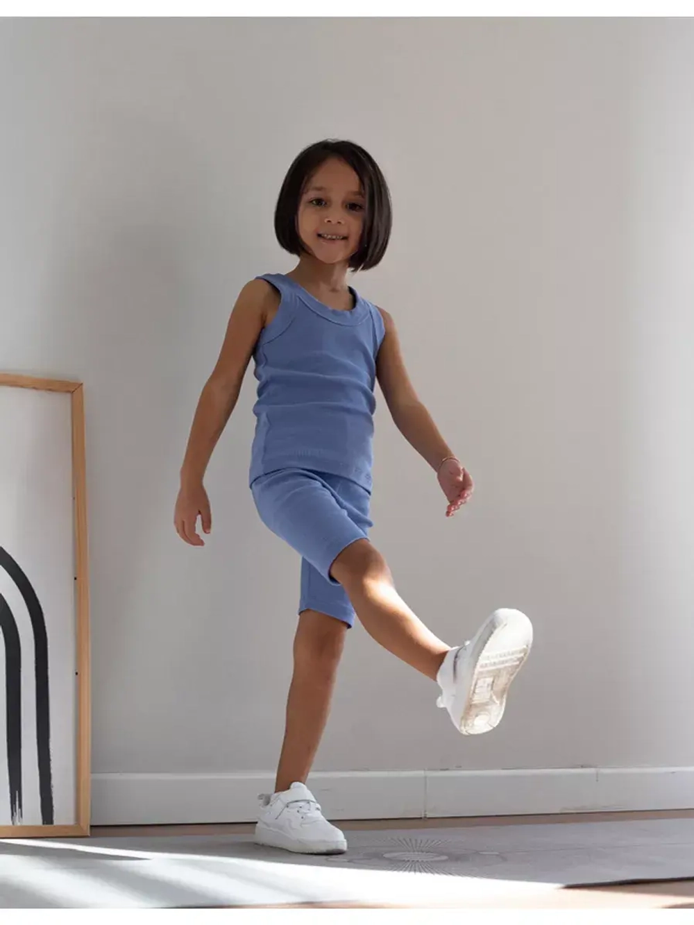 Спортивный костюм для девочки в сад