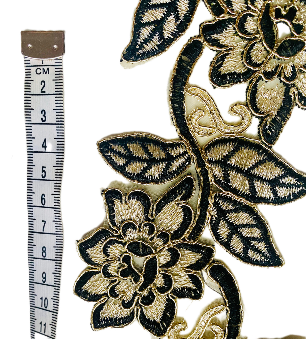 Кружево декоративное с кордом и вышивкой цвет молочно-золотой с черным