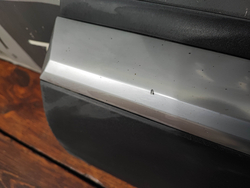 Накладка двери передней правой Hyundai Santa Fe 4 (TM) 18-нв Б/У Оригинал 87722S1000