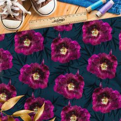 Ткань оксфорд 600 реалистичные сиреневые петуньи на тёмно-зелёном фоне