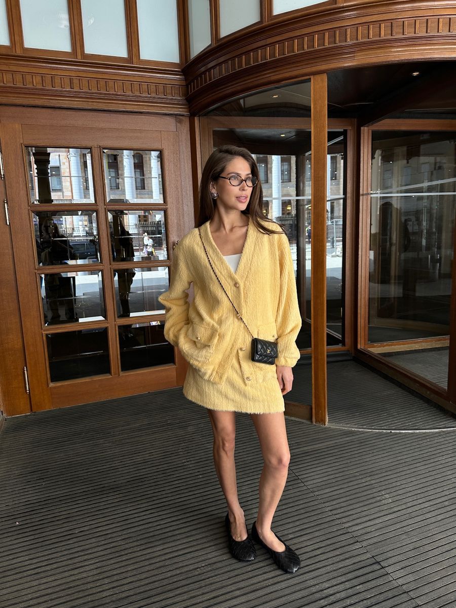 Юбка из трикотажа с ворсом мини желтая