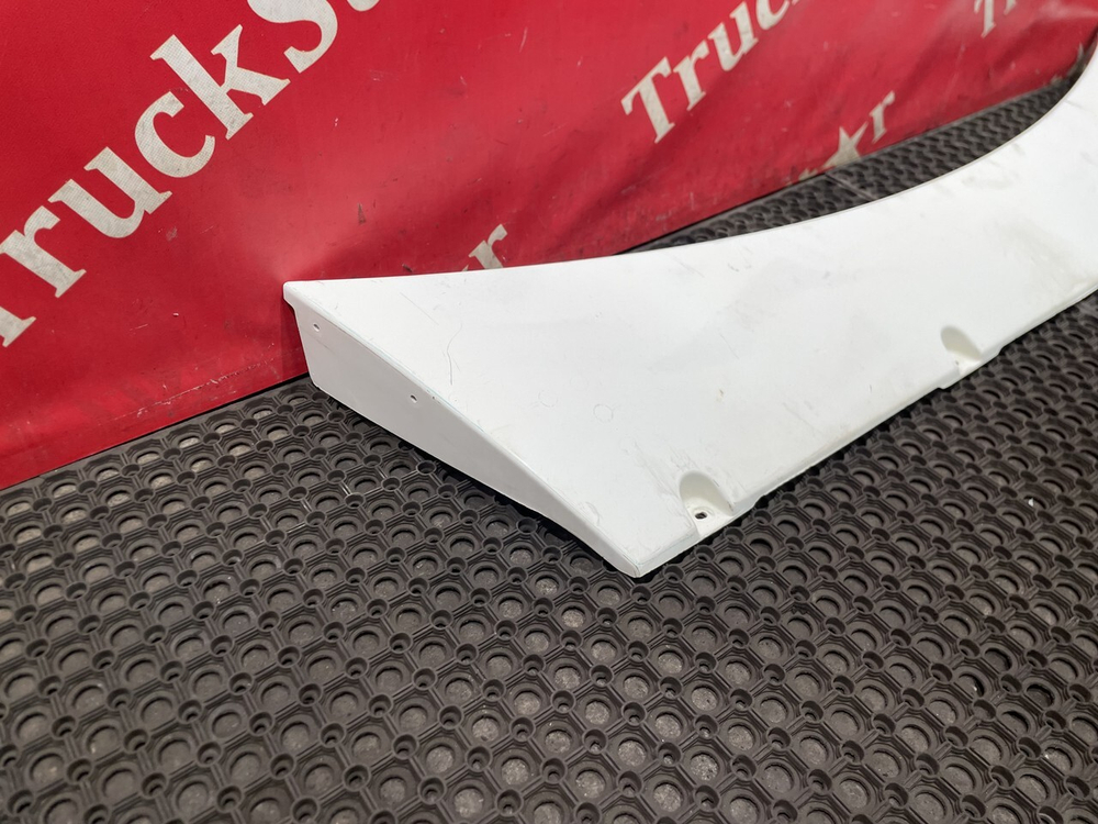 Спойлер кабины верхний