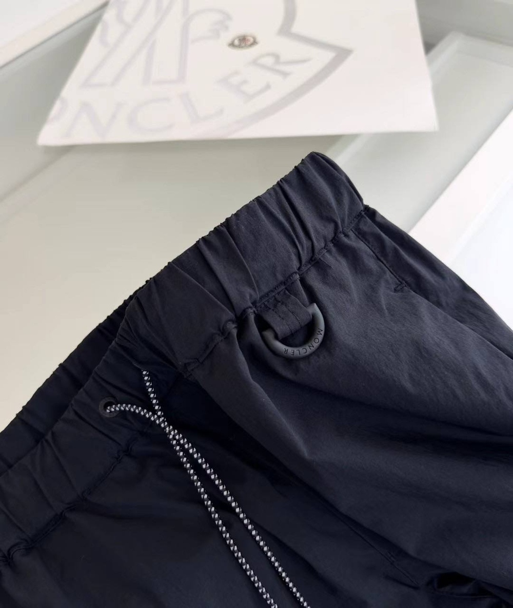 Спортивные штаны Moncler