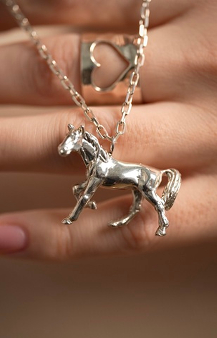 Кулон " Грациозная Лошадь"