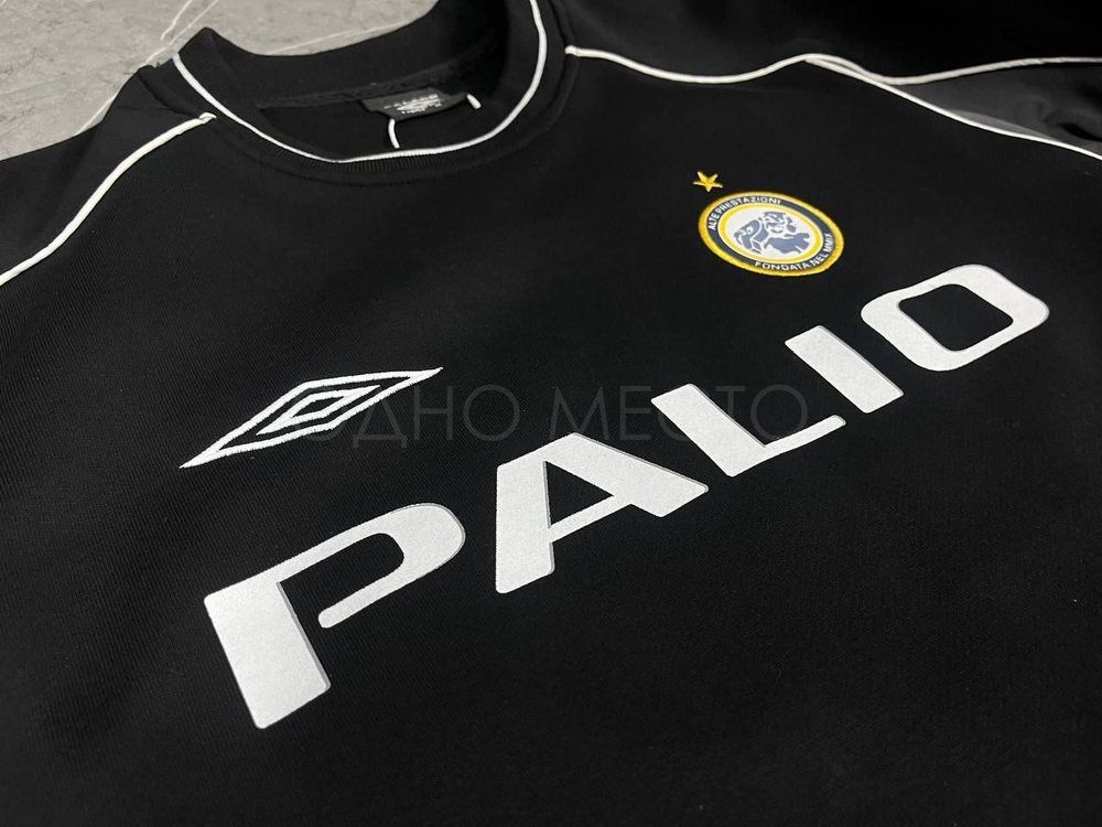 Свитшот Palace x Umbro