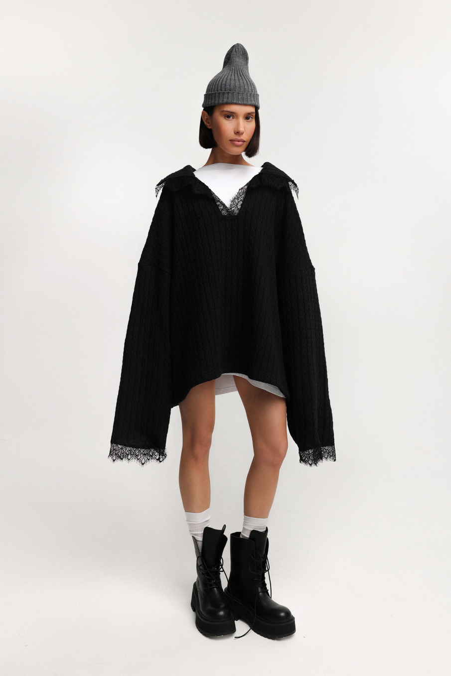 Джемпер с кружевом