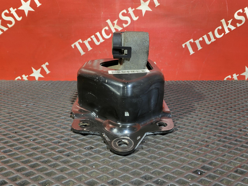 Подушка двигателя задняя 2016г.