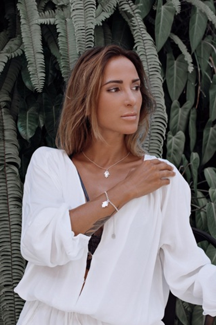 Колье «Хамса» с розовым цирконом