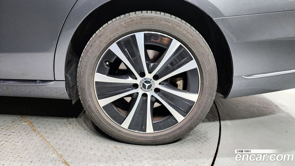 Mercedes-Benz E-Class W213 E300e Exclusive (11.2019)