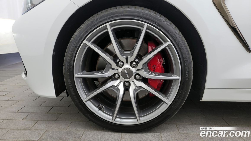 Genesis G70 2.0T AWD (12.2019)