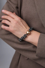 Браслет Византия графит с карамельной плоской жемчужиной