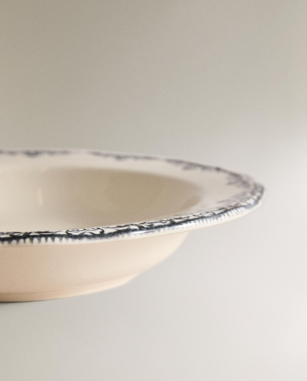 Zara Home тарелка глубокая из фаянса, цвет синий, 23 см · 8267/201