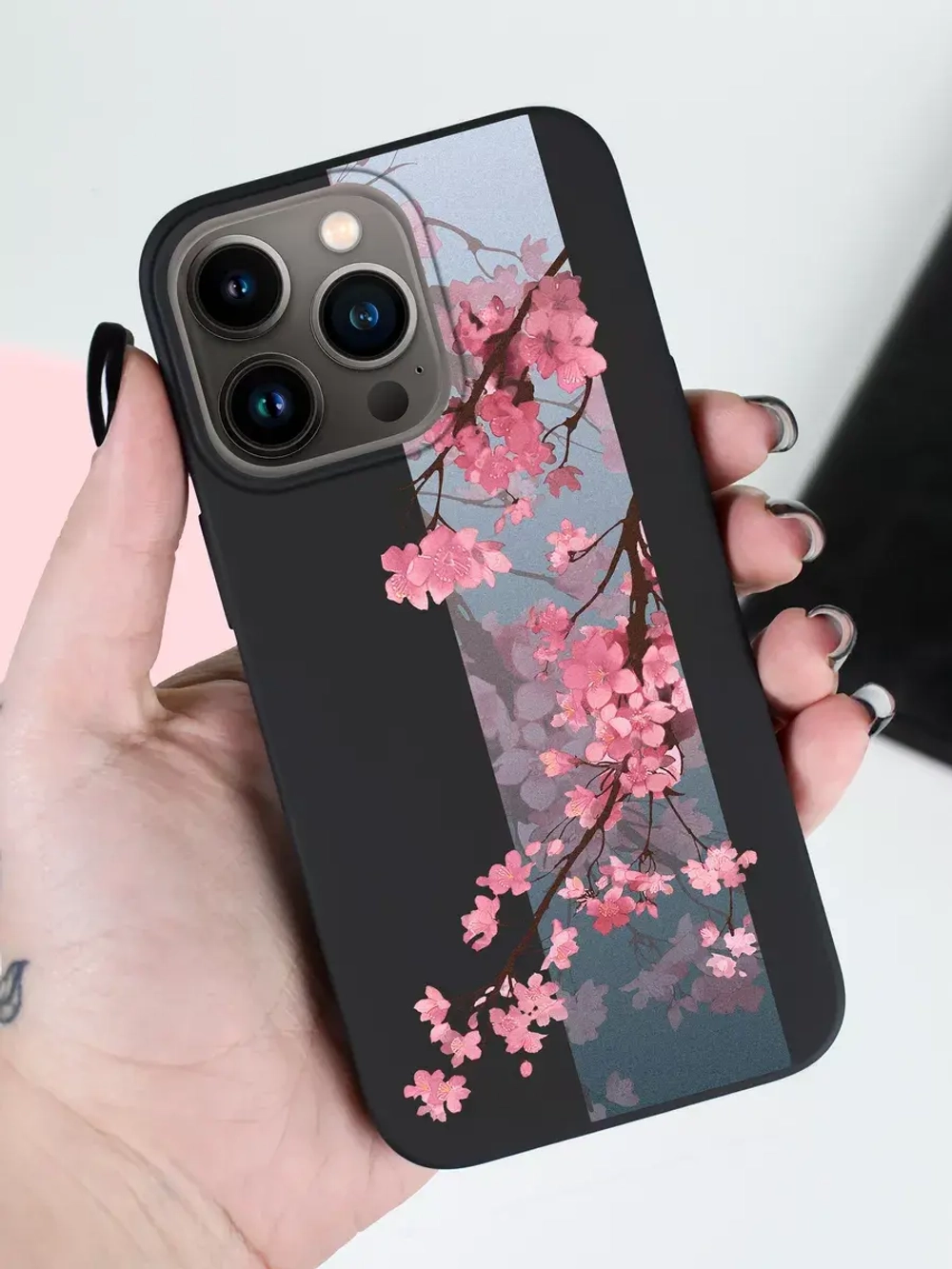 Чехол на iPhone 15 Pro с принтом