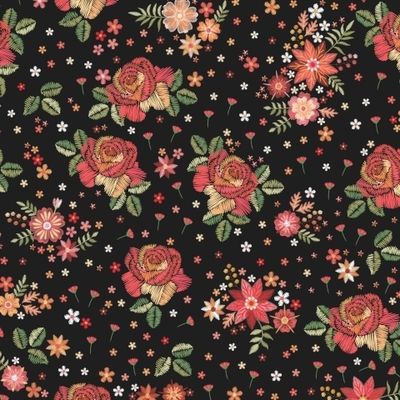 Красные розы на черном