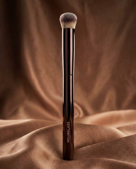 Кисть для консилера Vanish Seamless Finish