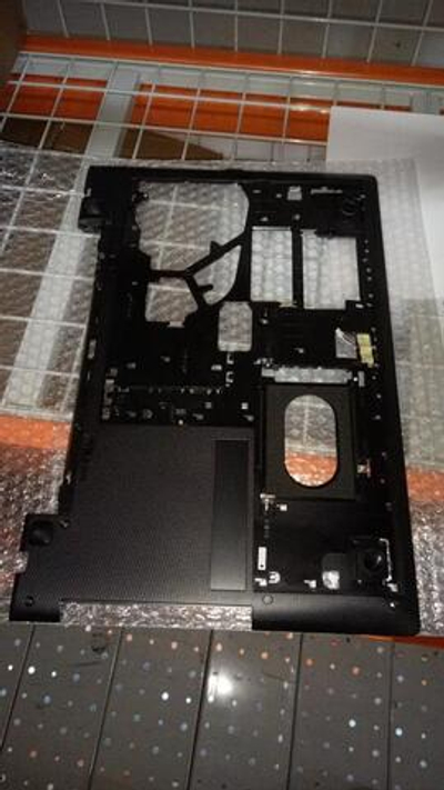 Нижняя часть корпуса (поддон) для ноутбука Lenovo Z70-80, чёрная, с динамиками (5CB0H15124), оригинал