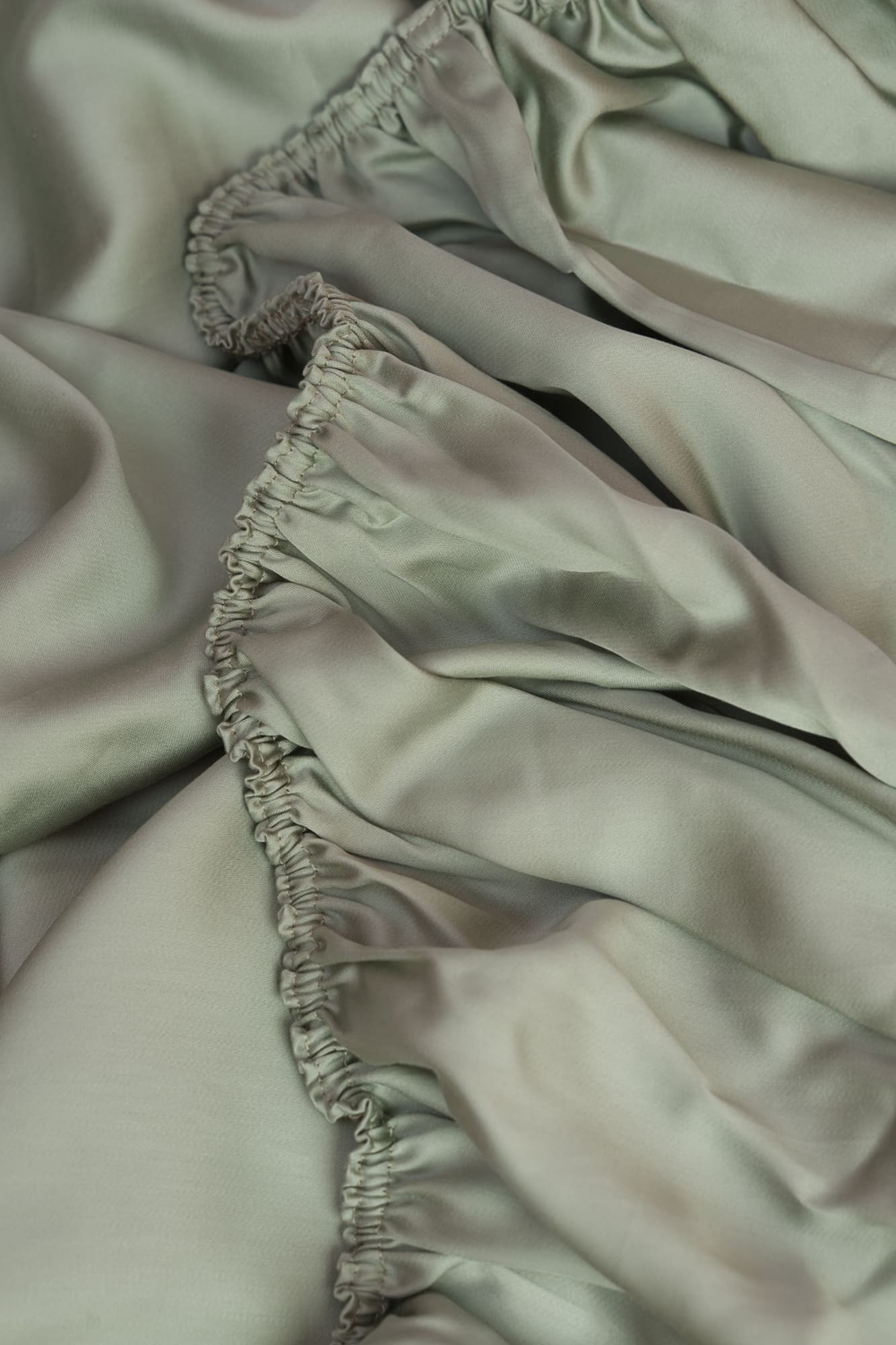 Простыня на резинке 200х200х40 German Grass Olive Brilliant зеленая