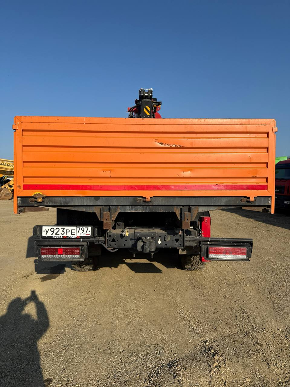 КамАЗ 43118 6x6 Бортовой с КМУ 438240-02 (Дизельный, 11,8 л, 300 л.с., МТ)