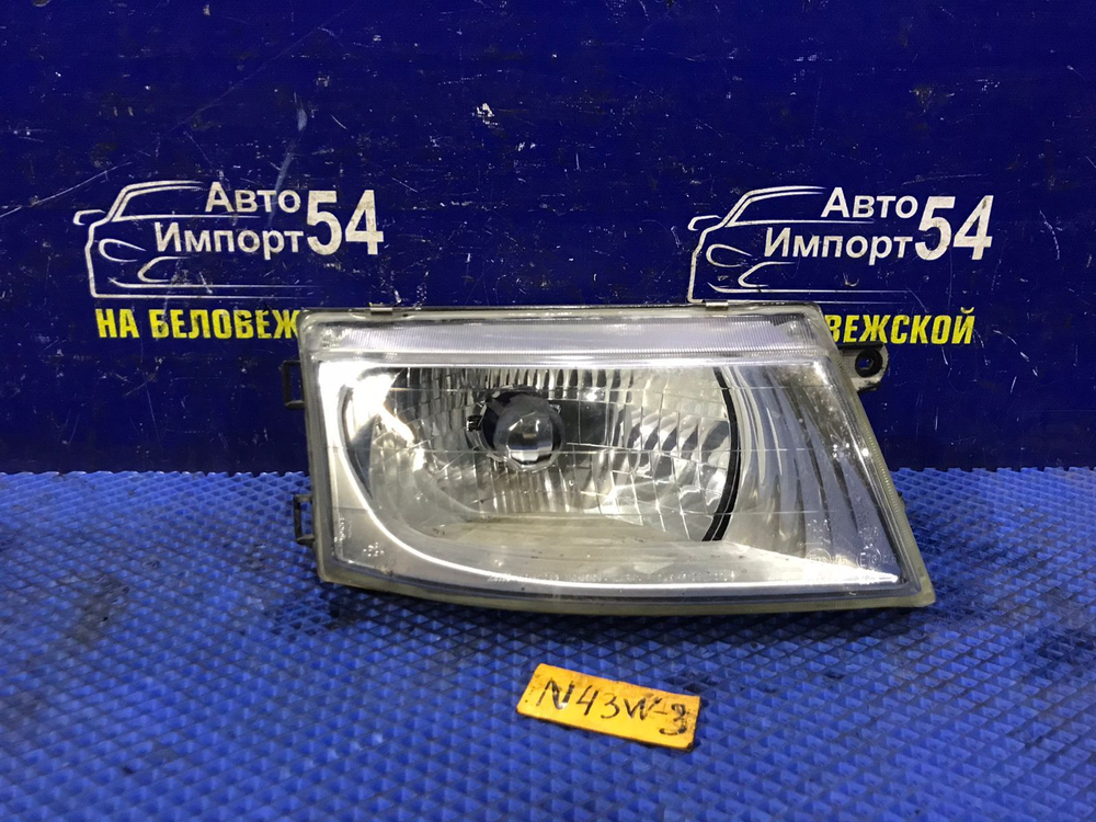 Фара передняя правая MITSUBISHI CHARIOT 1994