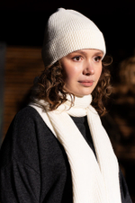 8401 Шапка женская (молочный)