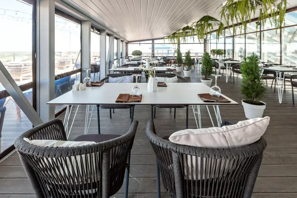 "Руссо" обеденный стол из HPL 150х80см, цвет "молочный"