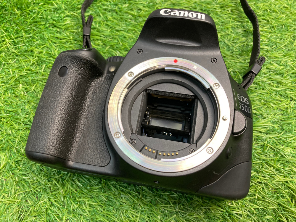 Canon 550D Kit 18-55mm II 5.100 кадров