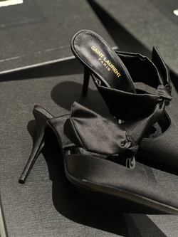 Босоножки Yves Saint Laurent