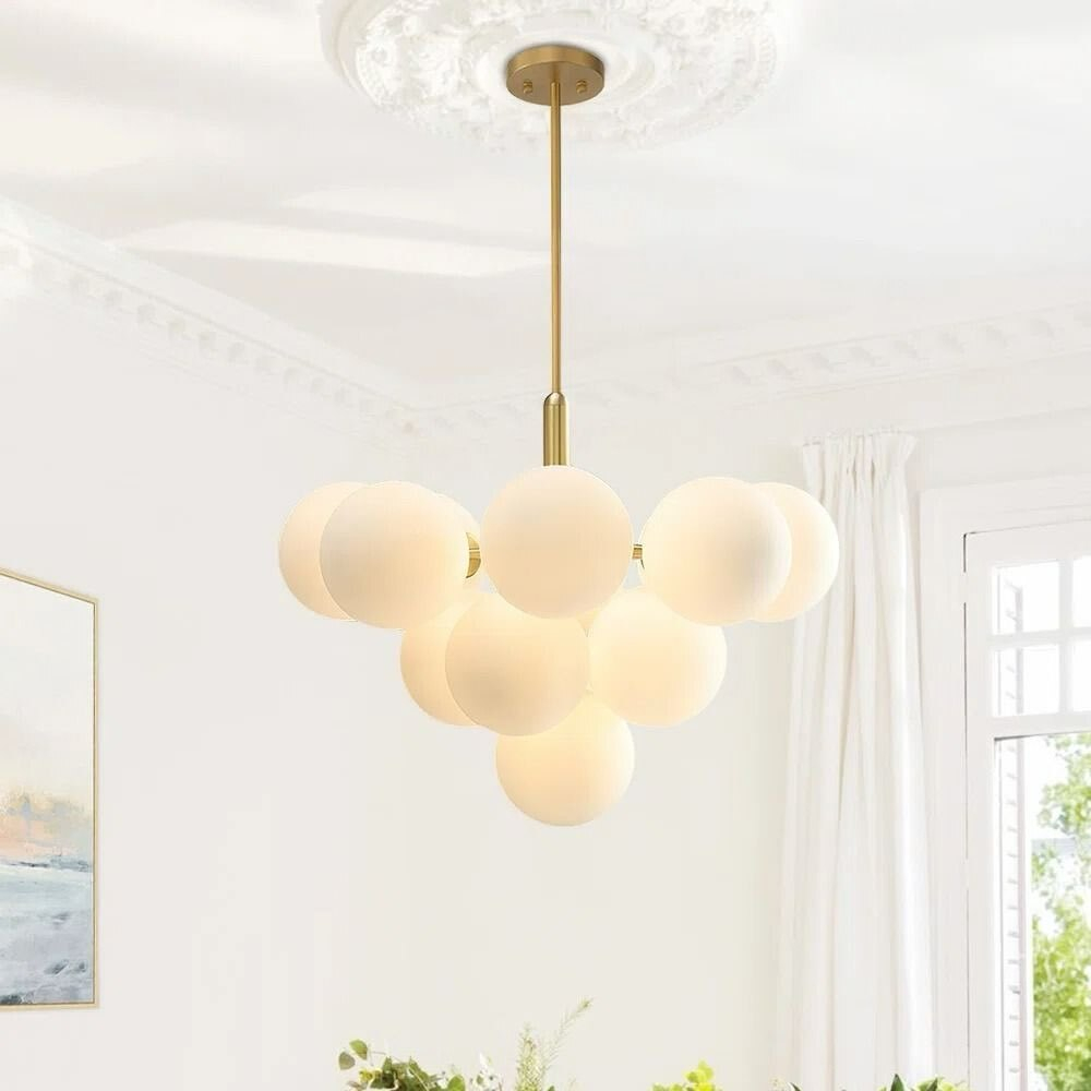 Современная модель с белыми матовыми шарами 🤍