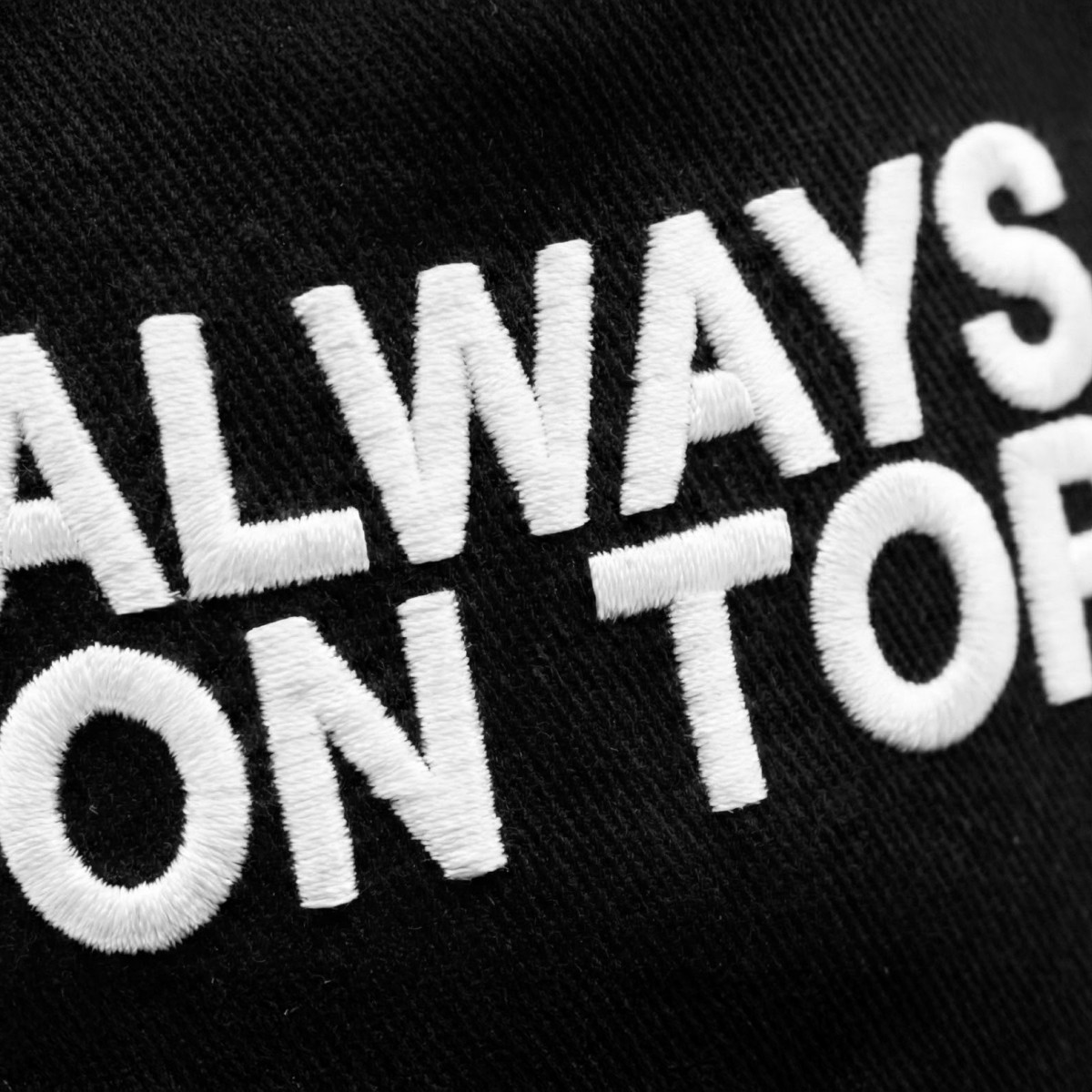 Фирменная бейсболка «Всегда на высоте»