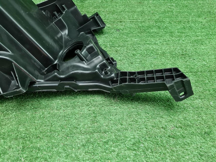 Корпус фары левый Toyota Land Cruiser 200 (15-21)