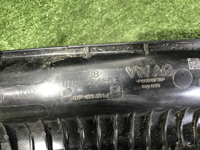 Впускной коллектор 1-6 цилиндров Bentley Bentayga (2015-2020)