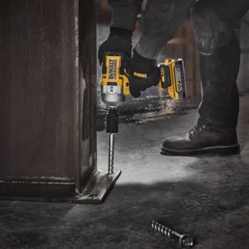 DeWalt DCF961NT аккумуляторная гайковерт (без АКБ и ЗУ) DCF961NT-XJ