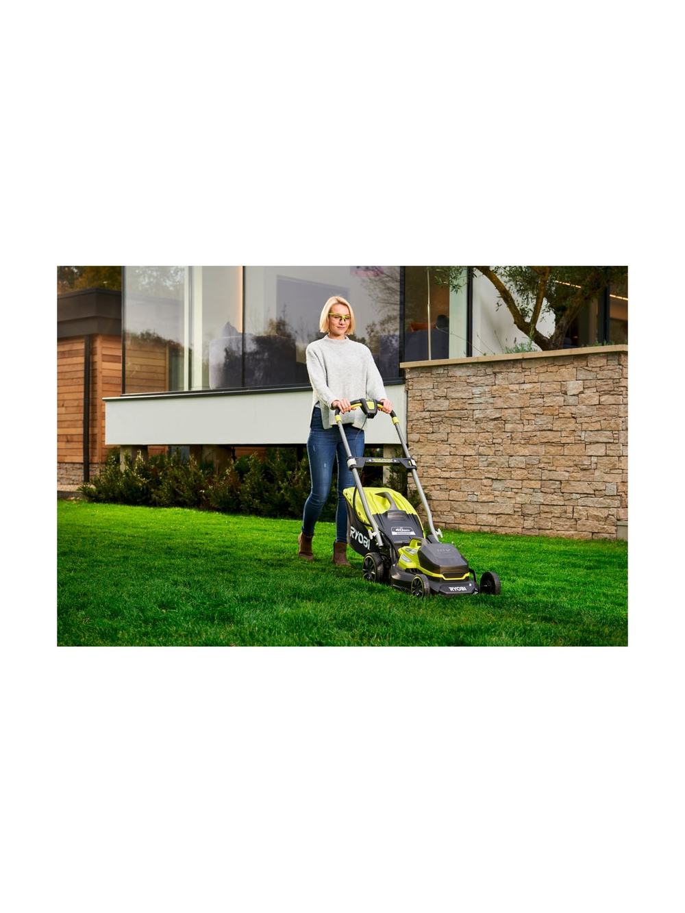 Бесщеточная газонокосилка Ryobi ONE+ RY18LMX40A-0 5133004584